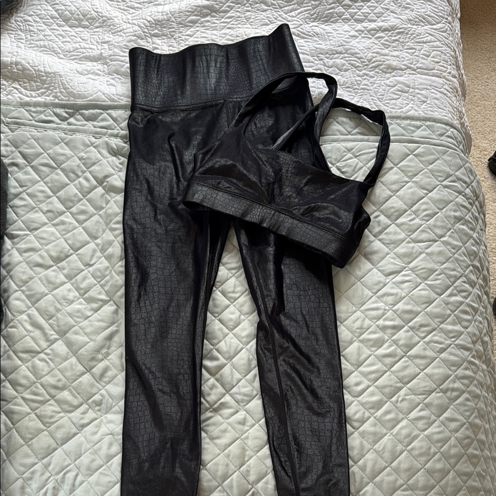 Carbon 38 Black shiny croc High-Waisted Leggings and Sports Bra Set both size S